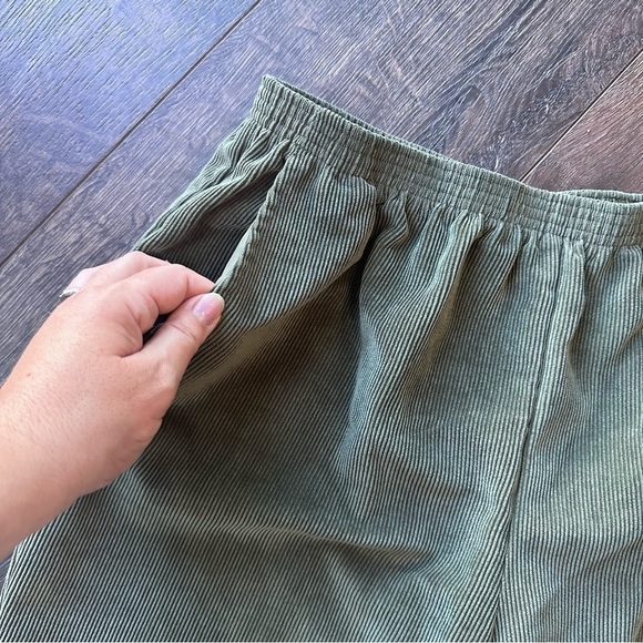 Alfred Dunner size 14  pull on green corduroy stretch pant soft comfy office - Picture 2 of 6